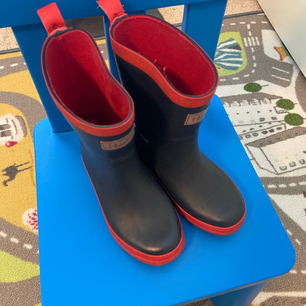 Navy & Red Hatley Rain Boots